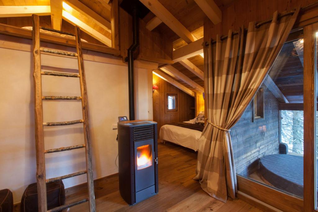 Cabane Entre Terre Et Ciel Saint-Nicolas-la-Chapelle  Exterior foto